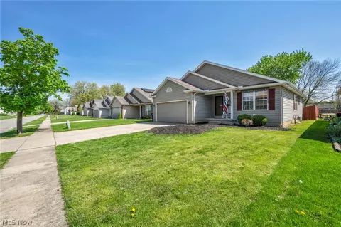 325 Longfellow St, Elyria, OH 44035 photo 4