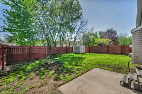 325 Longfellow St, Elyria, OH 44035 photo 46