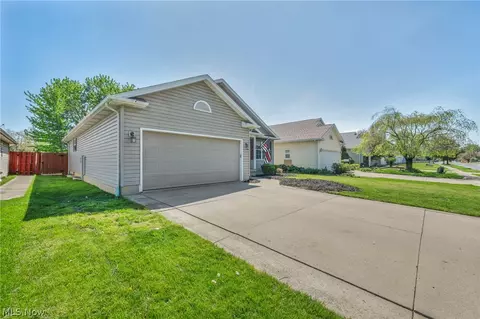325 Longfellow St, Elyria, OH 44035 photo 3
