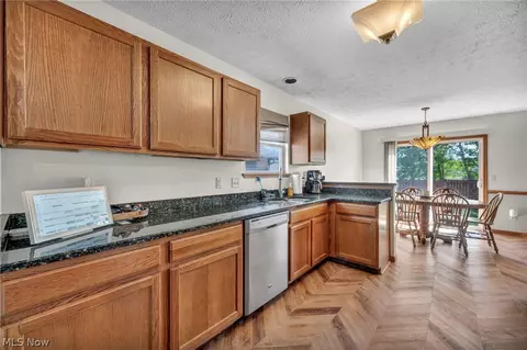 325 Longfellow St, Elyria, OH 44035 photo 11