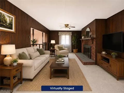 Living - 103 Smith St, Weirton, WV 26062 photo 4 of 4