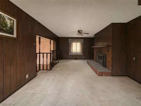 Living - 103 Smith St, Weirton, WV 26062 photo 3 of 4