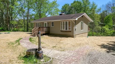 4960 W Lagoon Rd, West Farmington, OH 44491