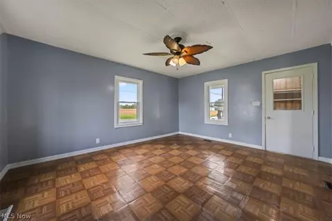 Living - 4316 Pleasant St, Willard, OH 44890 photo 2 of 4