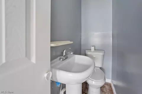 Bath - 4316 Pleasant St, Willard, OH 44890 photo 3 of 3