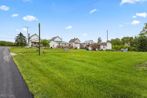 Exterior - 4316 Pleasant St, Willard, OH 44890 photo 13 of 14