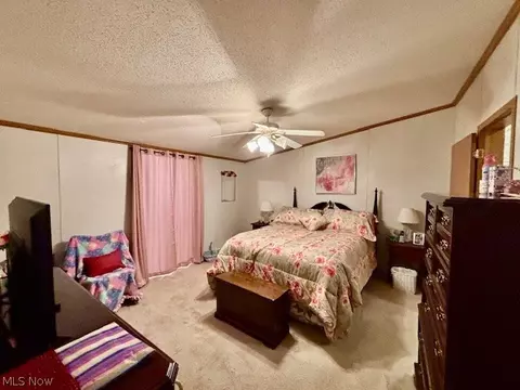 Bedroom - 147 Northgate Dr NE, Warren, OH 44484 photo 4 of 8
