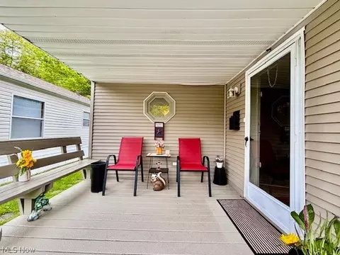Exterior - 147 Northgate Dr NE, Warren, OH 44484 photo 4 of 9