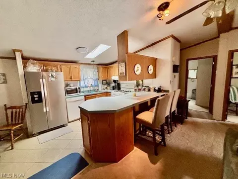 Kitchen - 147 Northgate Dr NE, Warren, OH 44484 photo 1 of 3