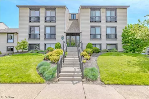 6300 Greenwood #402, Northfield, OH 44067