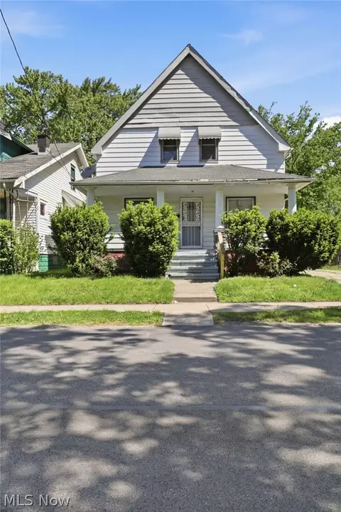 13913 Chapelside Ave, Cleveland, OH 44120