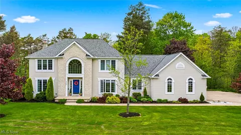10830 Lakebrook Dr, Kirtland, OH 44094