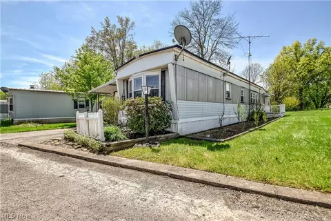 112 Lakeside Way SW, Warren, OH 44481