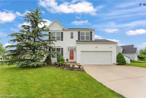 198 Gatwick Grove Cir, Wadsworth, OH 44281