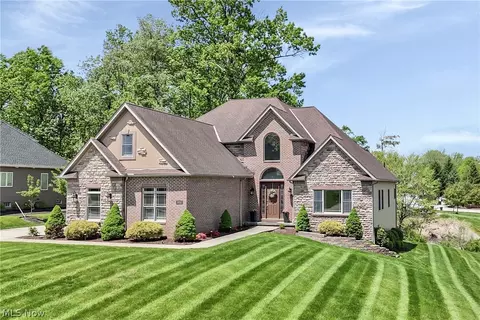 9000 Crooked Creek Ln, Broadview Heights, OH 44147