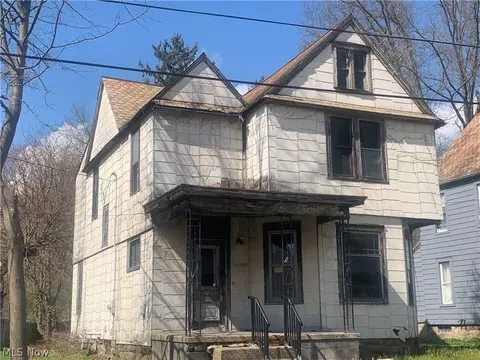 636 E Perry St, Salem, OH 44460