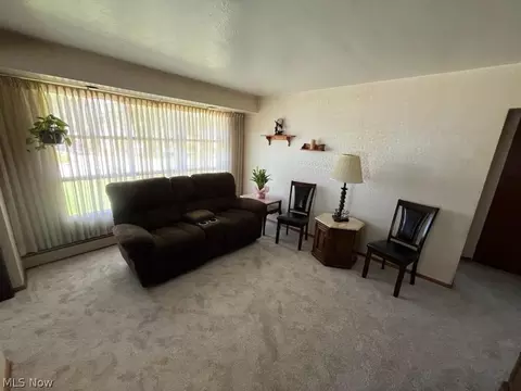 Living - 6402 Dora Blvd, Independence, OH 44131 photo 2 of 3