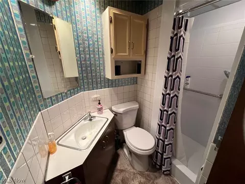 Bath - 6402 Dora Blvd, Independence, OH 44131 photo 2 of 2