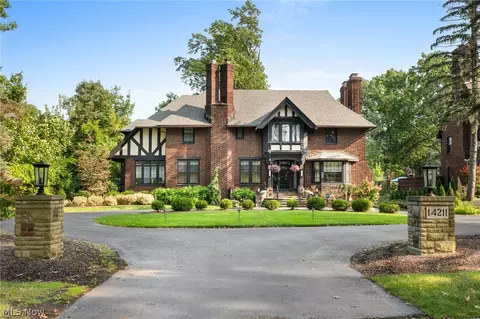 14211 Larchmere Blvd, Shaker Heights, OH 44120