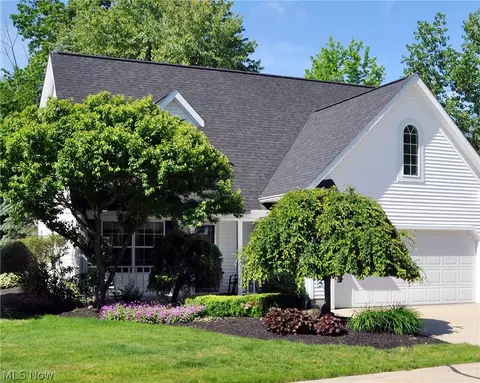 111 Lavender Ln, Madison, OH 44057