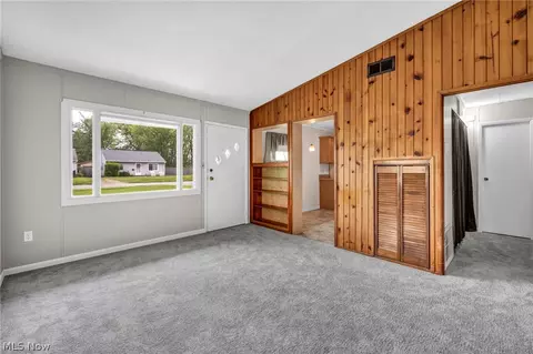 160 Boston Ave, Elyria, OH 44035 photo 8