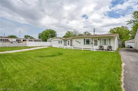 160 Boston Ave, Elyria, OH 44035 photo 4