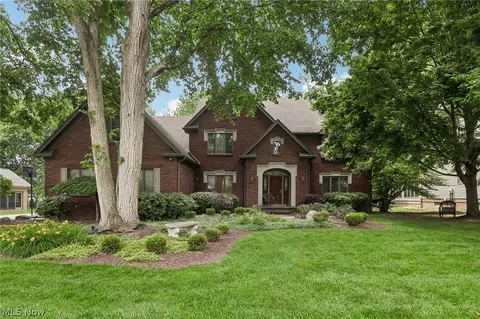 8615 Raintree Run, Poland, OH 44514