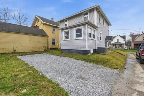 Exterior - 384 Mary St, Marion, OH 43302 photo 3 of 3