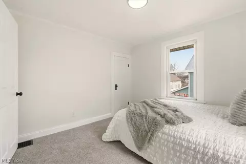 Bedroom - 384 Mary St, Marion, OH 43302 photo 5 of 9