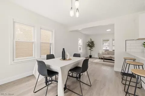 Dining - 384 Mary St, Marion, OH 43302 photo 2 of 3