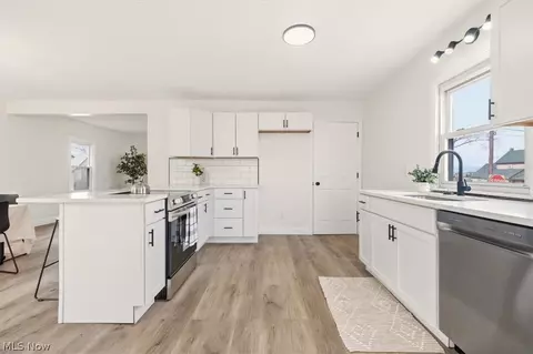 Kitchen - 384 Mary St, Marion, OH 43302 photo 1 of 2
