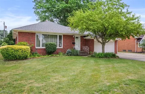 1771 Crestwood Rd, Mayfield Heights, OH 44124