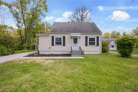 7531 Macedonia Rd, Oakwood, OH 44146