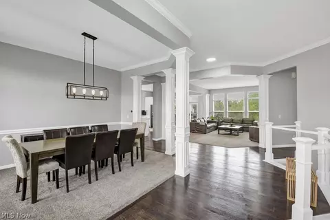 Dining - 4089 Fox Chase, Seven Hills, OH 44131 photo 1 of 2