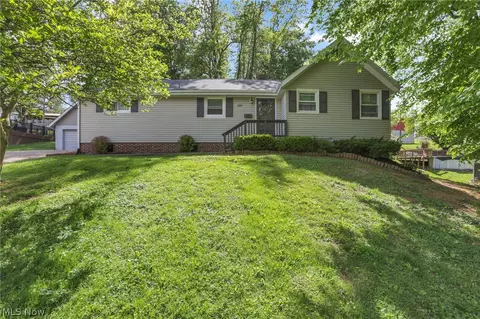 222 Woods Ave, New Lexington, OH 43764