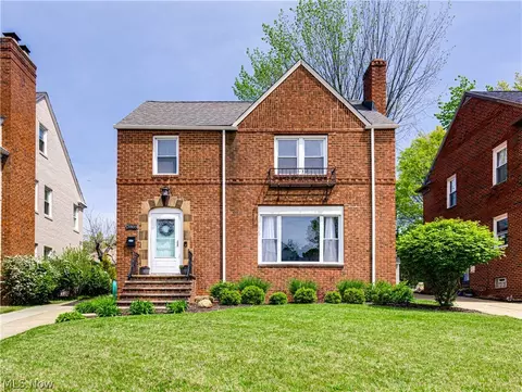 3805 Washington Blvd, University Heights, OH 44118