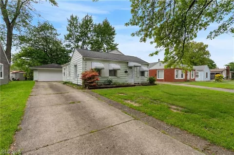 485 Grosvenor Ave NW, Massillon, OH 44647