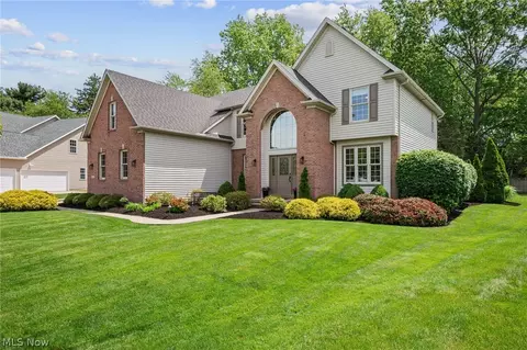 3119 Laura Ln, Westlake, OH 44145