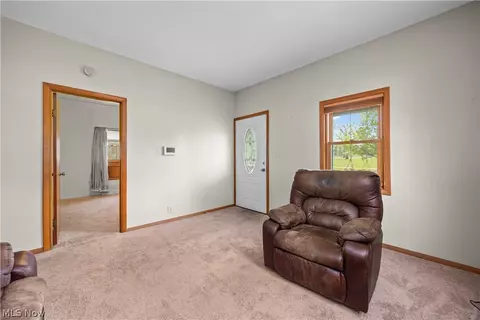2011 E 31st St, Lorain, OH 44055 photo 8