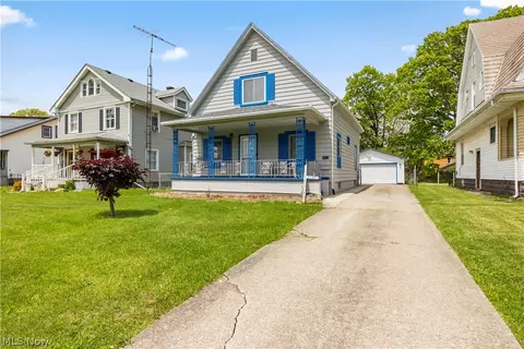 2011 E 31st St, Lorain, OH 44055 photo 2