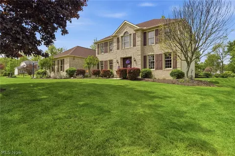 9936 Tamarack Trl, Brecksville, OH 44141