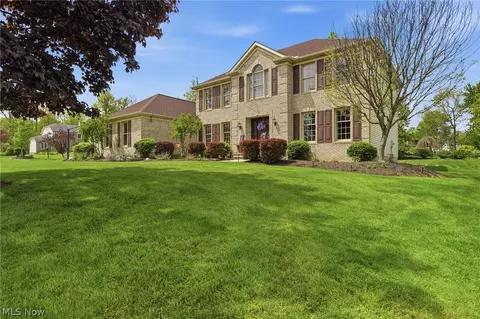 9936 Tamarack Trl, Brecksville, OH 44141