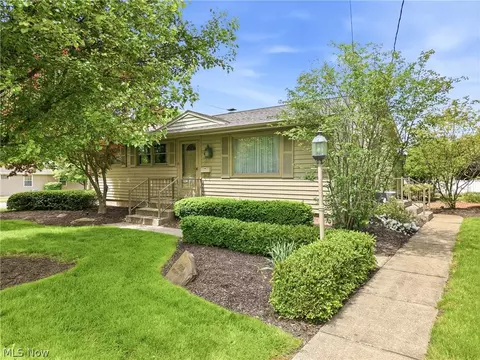 908 Bowman St, Niles, OH 44446
