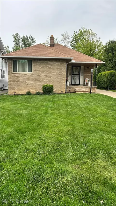 1563 E 196th St, Euclid, OH 44117