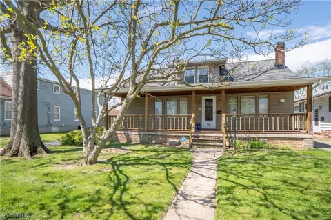 94 Avalon Dr, Bedford, OH 44146