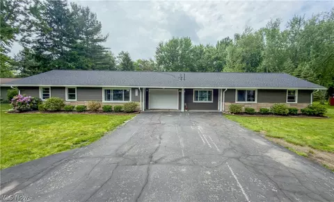 8796 Evergreen Dr, Mentor, OH 44060