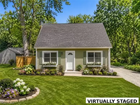 2255 Lake Rd, Akron, OH 44312