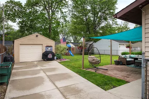 Exterior - 463 Walnut Dr, Berea, OH 44017 photo 1 of 6