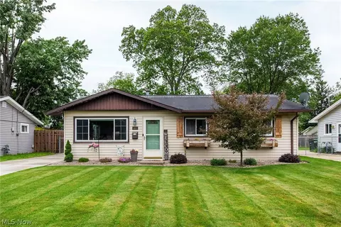 463 Walnut Dr, Berea, OH 44017
