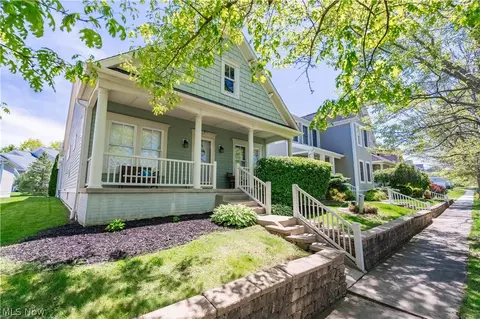 5263 Frederick St, Barberton, OH 44203
